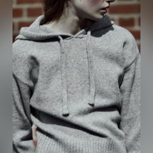 ZARA - HOODED KNIT SWEATSHIRT - M